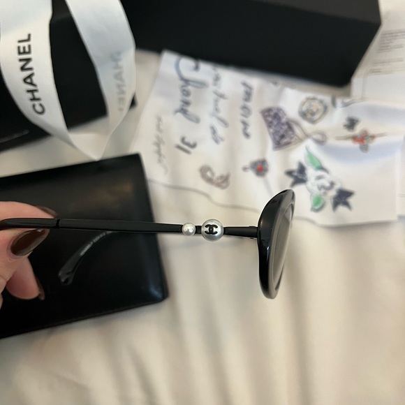 NEW CHANEL Oval Sunglasses - Picture 7 of 9